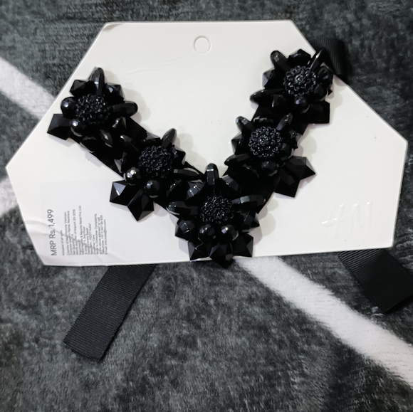 Fix price H&M beads nacklace